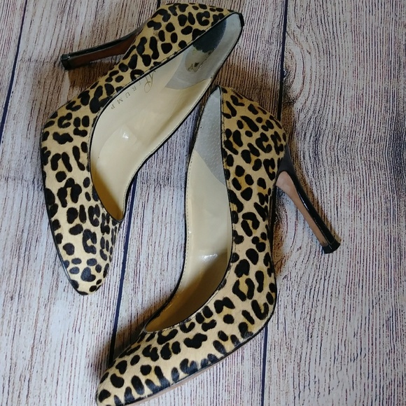 SOLD!❤Ivanka Trump leopard pumps heels size 7 - Picture 4 of 8